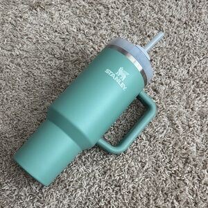 Stanley 40 oz H2.0 Flowstate Tumbler - Sage